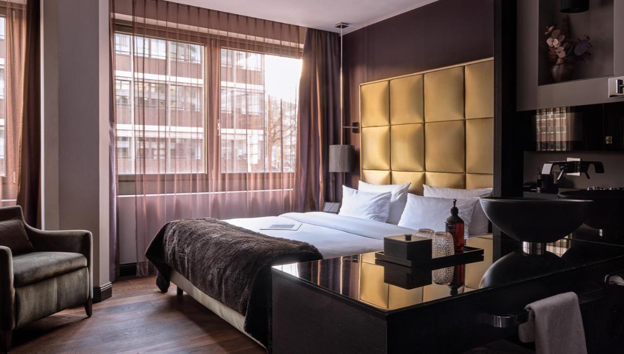 Roomers, Frankfurt, A Member Of Design Hotels Frankfurt am Main Exterior photo Deluxe room