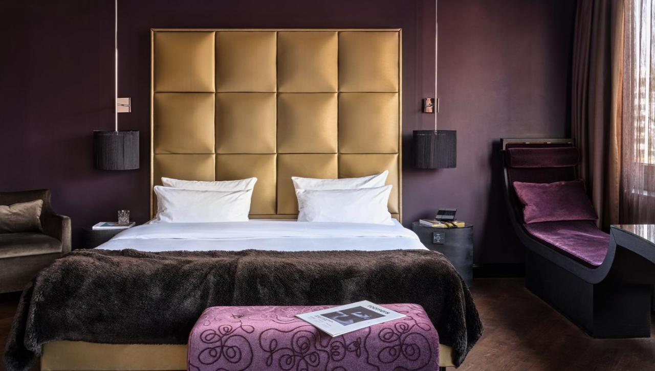 Roomers, Frankfurt, A Member Of Design Hotels Frankfurt am Main Exterior photo A room at the Hotel Axelmannstein