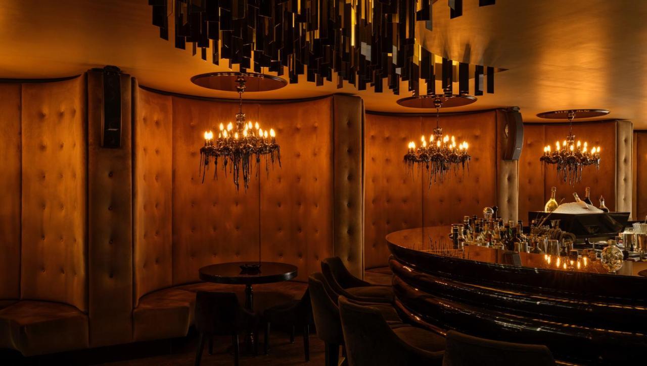 Roomers, Frankfurt, A Member Of Design Hotels Frankfurt am Main Exterior photo The interior of the bar