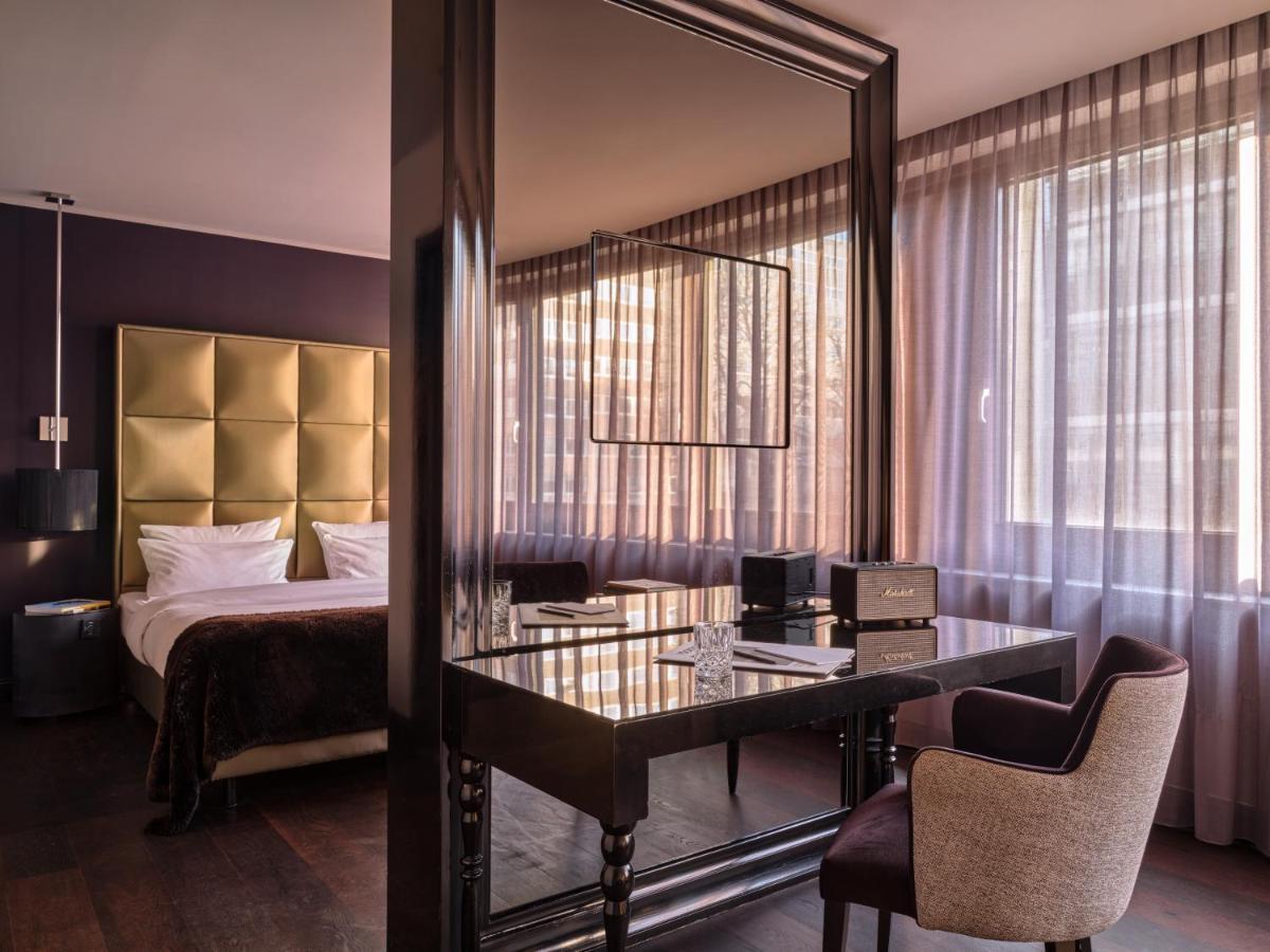 Roomers, Frankfurt, A Member Of Design Hotels Frankfurt am Main Exterior photo A suite at the Mandarin Oriental, Munich