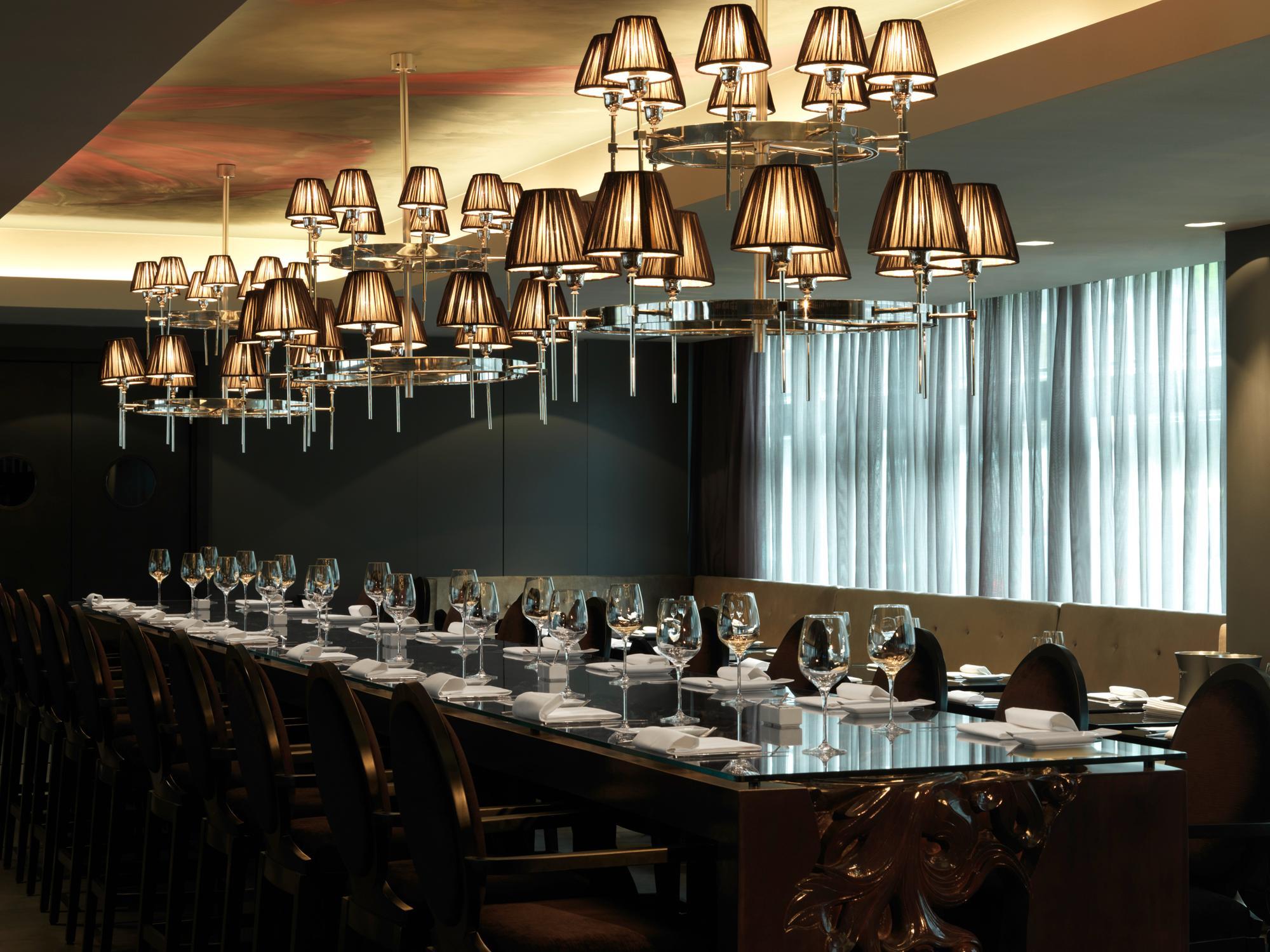 Roomers, Frankfurt, A Member Of Design Hotels Frankfurt am Main Exterior photo The interior of the restaurant