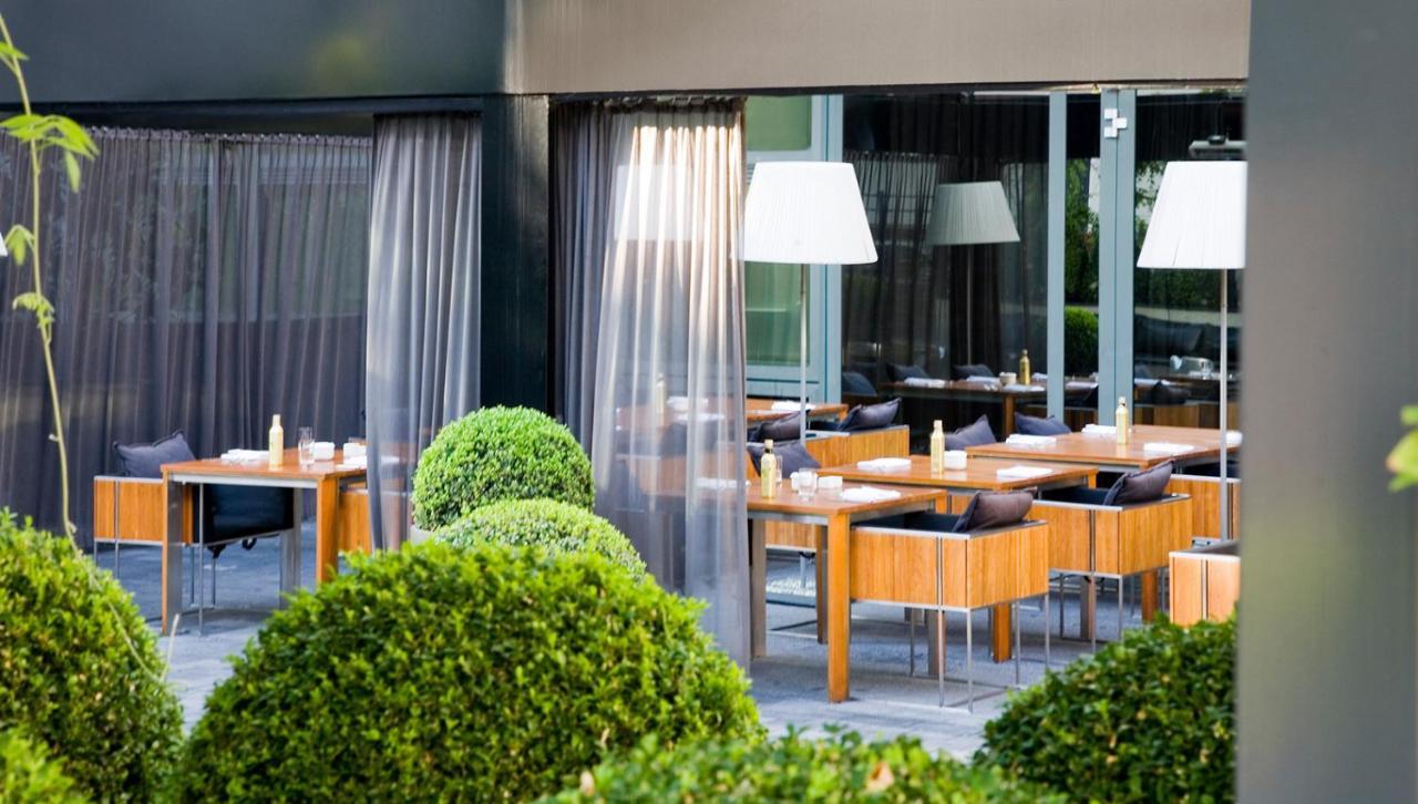 Roomers, Frankfurt, A Member Of Design Hotels Frankfurt am Main Exterior photo Restaurant