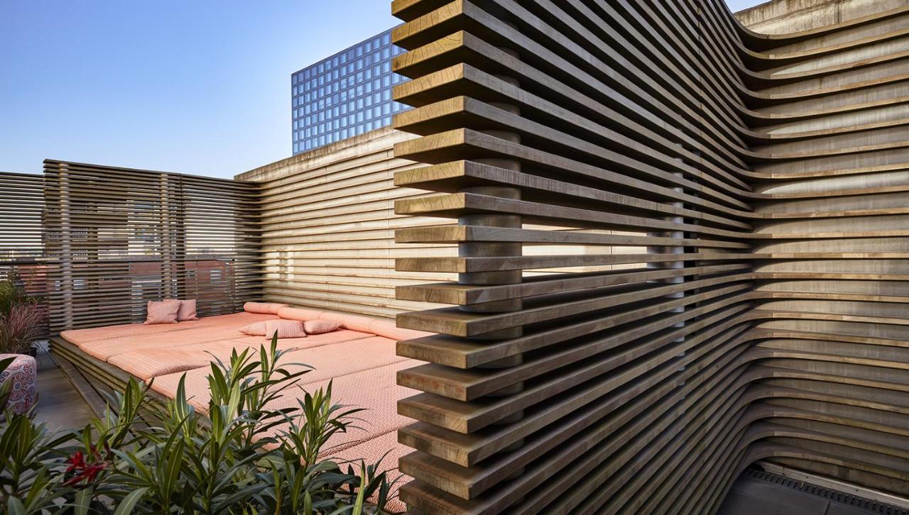 Roomers, Frankfurt, A Member Of Design Hotels Frankfurt am Main Exterior photo The rooftop terrace